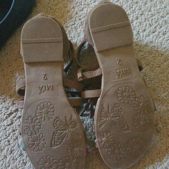 Girls shoes mint condition size 2 - Picture 7 of 8